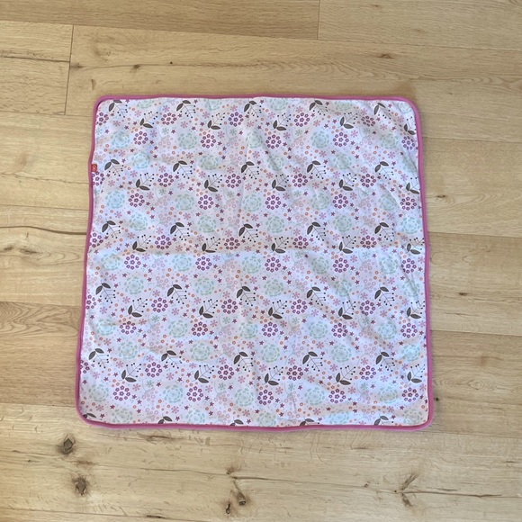 Magnificent Baby reversible floral baby blanket 27’ x 27’ - Picture 2 of 4